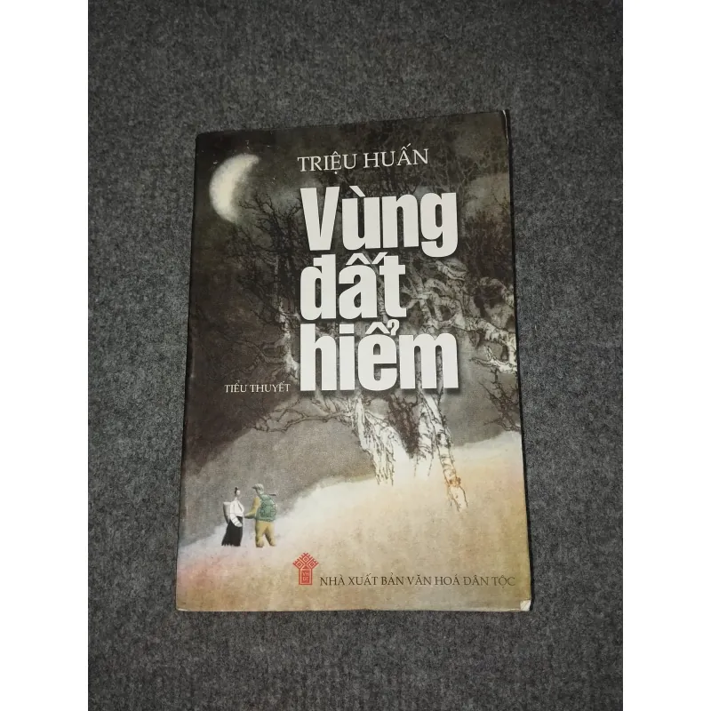 VÙNG ĐẤT HIỂM - TRIỆU HUẤN 588816