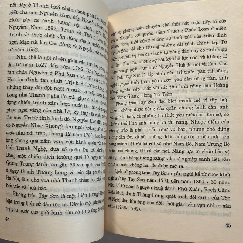 Từ tư duy truyền thống đến tư tưởng Hồ Chí Minh 800631