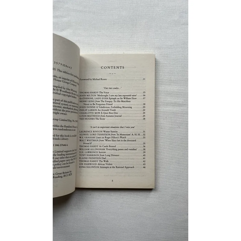 The Nation's Favourite: Poems of Remembrance  785333