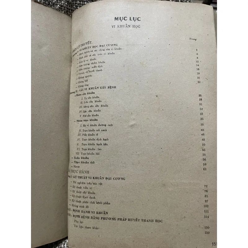 Vì khuẩn học - sách y khổ lớn, 150 trang  1009199