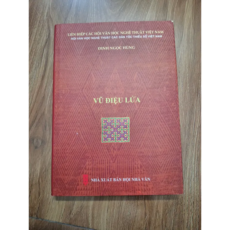 Vũ Điệu Lửa - Đinh Ngọc Hùng - Văn học / Thơ 761721