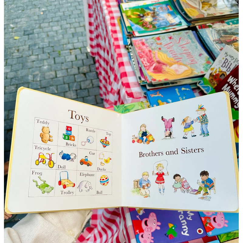 📚✨ The Baby’s Catalogue – Cuốn sách tuyệt vời cho bé yêu của bạn! ✨📚 510008