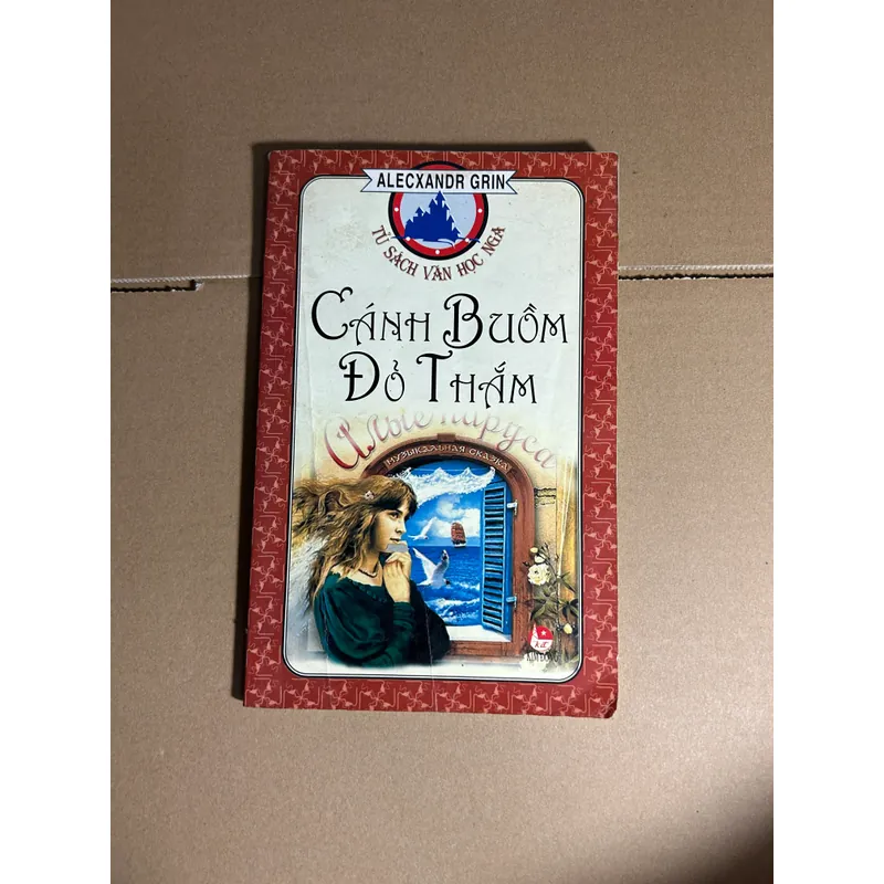 Cánh buồm đỏ thắm 733388