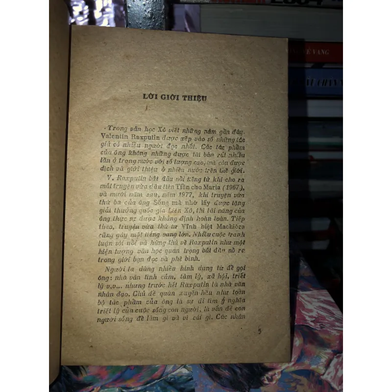 Sống và nhớ lấy - Valentin Raxputin  975945