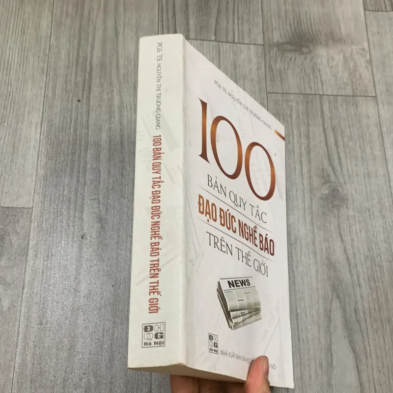 100 bản quy tắc đạo đức nghề báo trên thế giới. 7b1 1026391