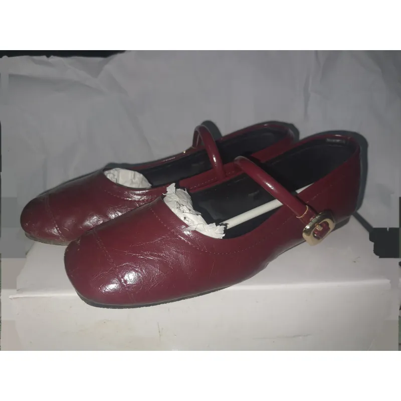 Giày bệt EROSSKA size 40 màu đỏ mận hot trend chính hãng fullbox 786000