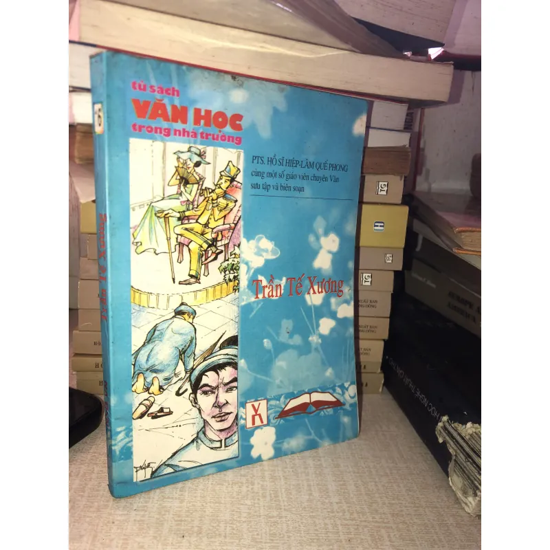 Tủ sách văn học trong nhà tường Trần Tế Xương 937135