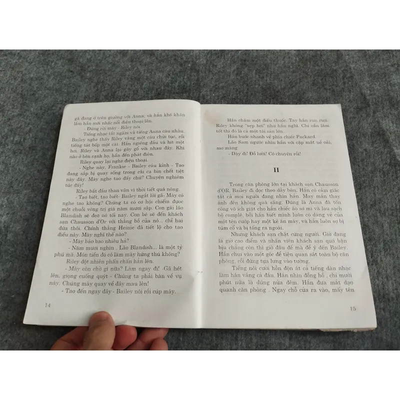 TIỂU THƯ BLANDISH VÀ LŨ CƯỚP - JAMES HADLEY CHASE 574610
