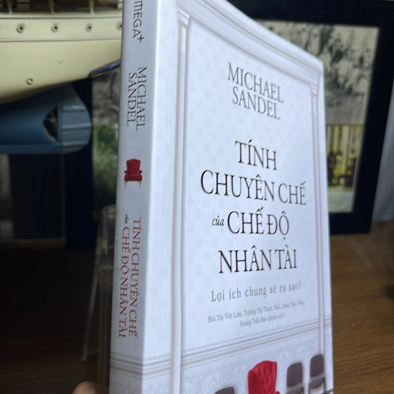 Tính chuyên chế của chế độ nhân tài Michael Sandel 501848