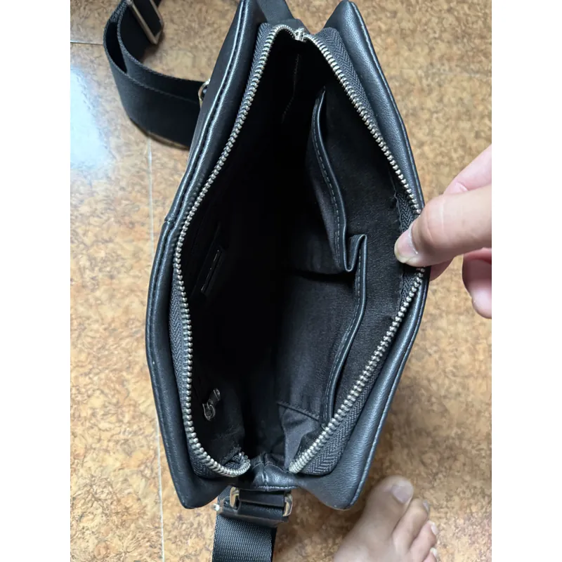 cần pass túi xách thời trang cho nam mới mua da thật 100% bao text  675075