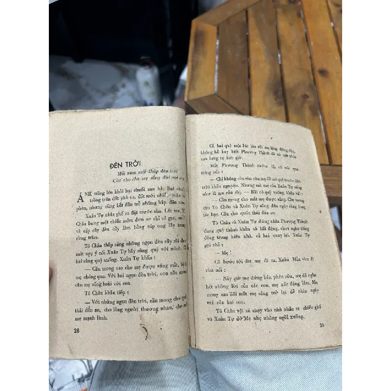 Áo cưới trước cổng chùa –Vương Thừa Bình 593410