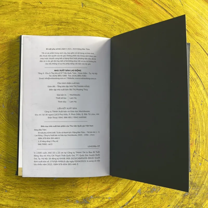 BÍ MẬT PHỤ NỮ KHÍ CHẤT TỰ TIN & THANH LỊCH bìa cứng 998148