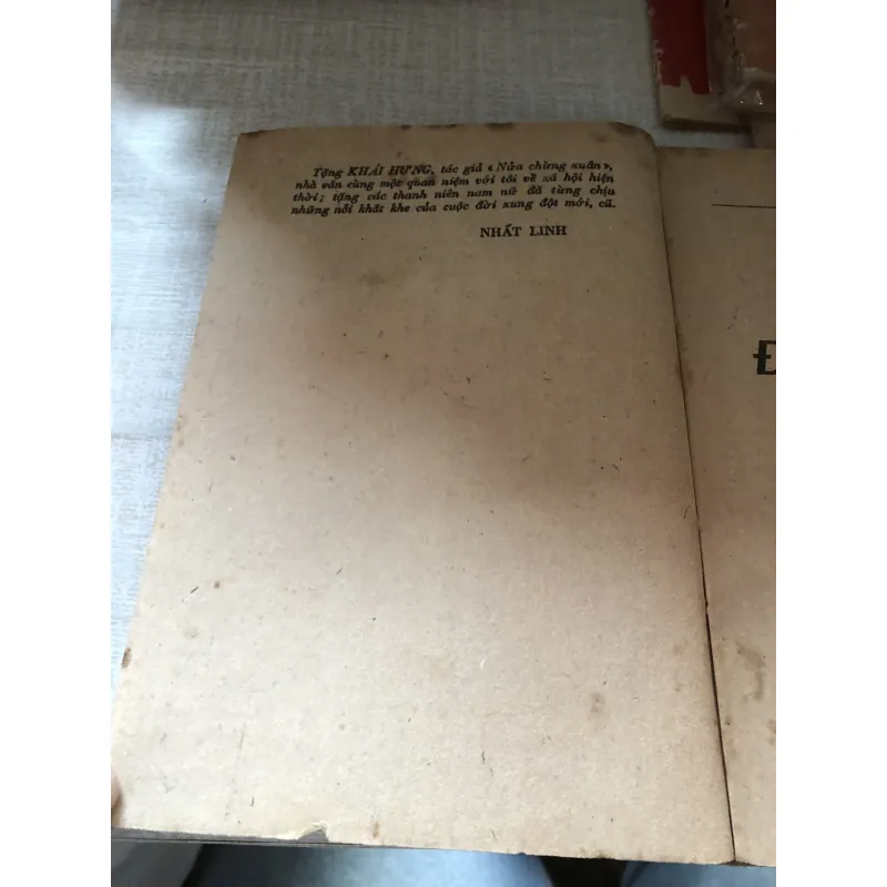 Tiểu thuyết Đoạn tuyệt-Nhất Linh trong lực lượng văn đoàn 960301