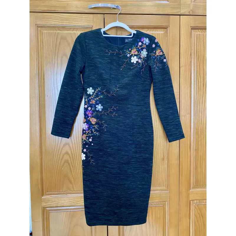 Pass váy liền dài mông tơ ghi thêu tay thủ công mới 99% size M 971354