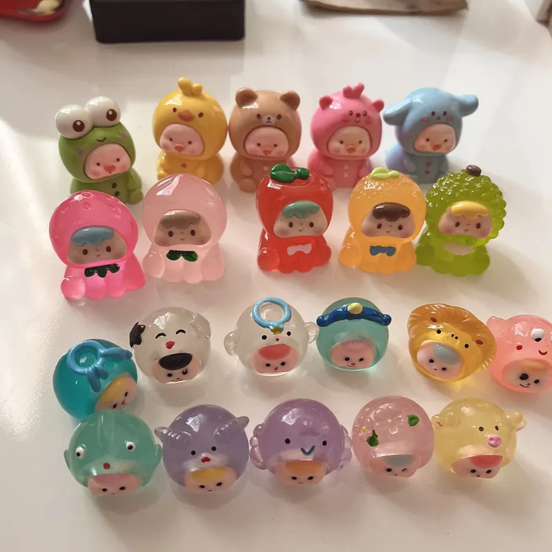 (2hand) Mới 99% Combo 21 charm MOI trang trí cute trưng bày 736865