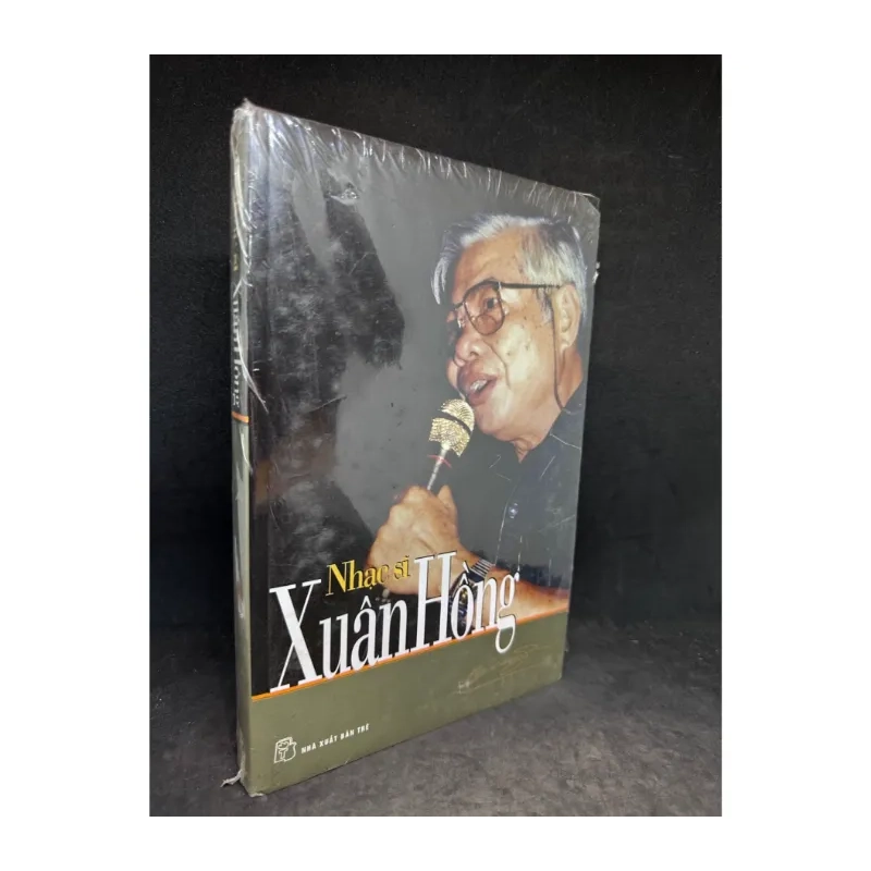 Nhạc sĩ Xuân Hồng, bìa cứng. 985200