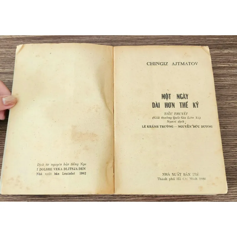 Tiểu thuyết MỘT NGÀY DÀI HƠN THẾ KỶ (Giải thưởng Quốc gia Liên Xô năm 1977) 798928