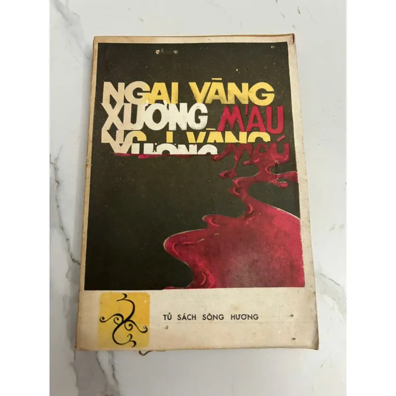 Ngai Vàng Xuống Máu và Vàng 639396