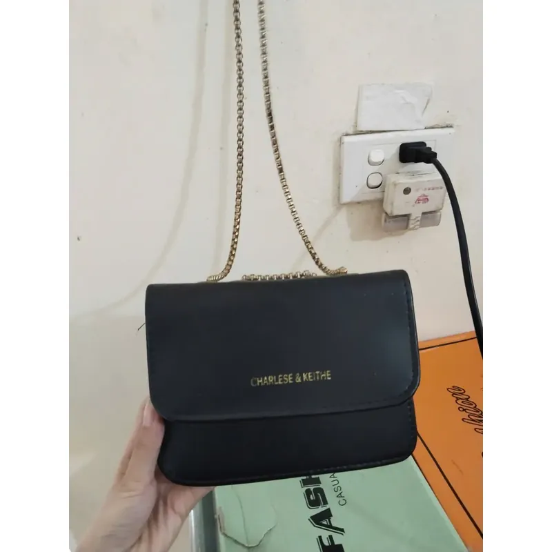 Túi xách nữ xinh lắm lun new95% nha  641899