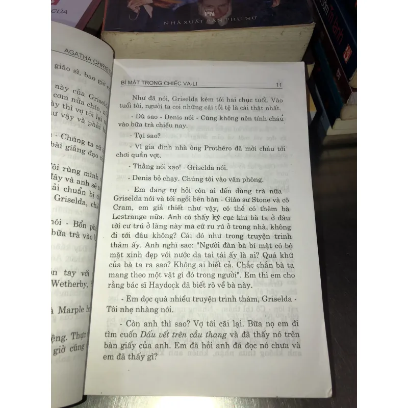 Bí mật trong chiếc vali - Agatha Christie 999458