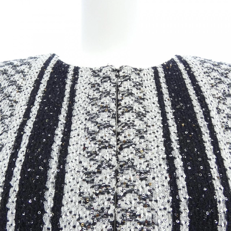 Áo khoác không cổ CHANEL P50631V37559 628895