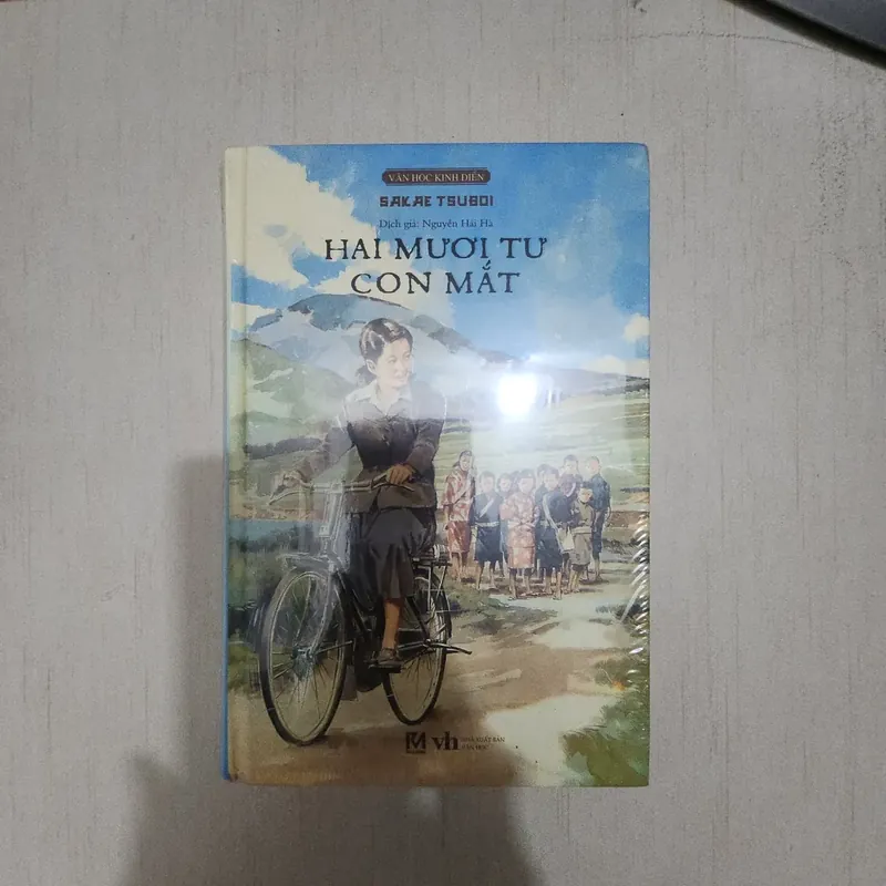 Sách Hai mươi tư con mắt 715559