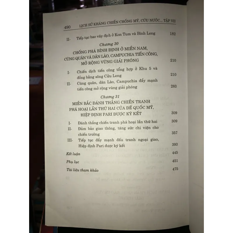 Lịch sử kháng chiến chống Mỹ, cứu nước 1954-1975 tập Vll Thắng lợi quyết định năm 1972  792345