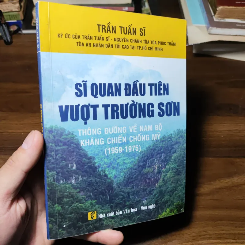 Sĩ Quan Đầu Tiên Vượt Trường Sơn - Trần Tuấn Sĩ  1021285
