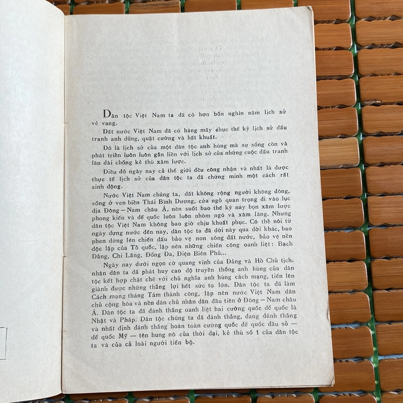 TÌM HIỂU TỔ TIÊN TA ĐÁNH GIẶC (XB 1972) 507348