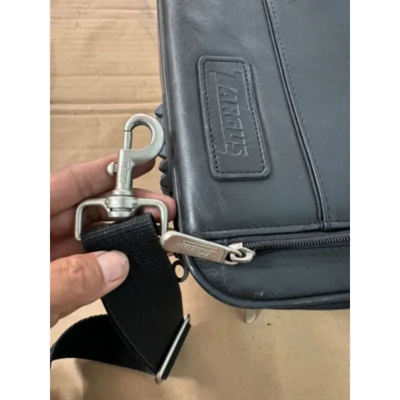 Cặp TARGUS đựng laptop. hồ sơ vv 972731