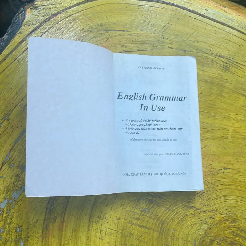 ENGLISH GRAMMAR IN USE- RAYMOND MURPHY 697820