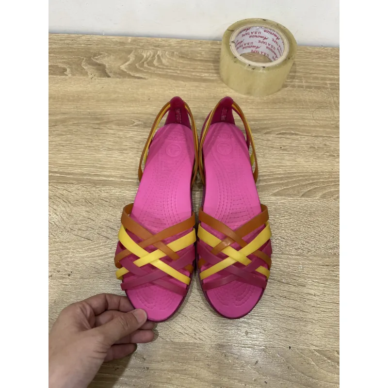 Giày crocs 2hand size w7-38 độ mới cao hình chụp thật 989688