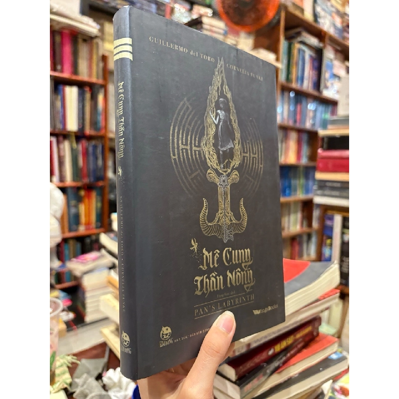 Mê cung thần nông - Guillermo del Toro & Cornelia Funke 141229