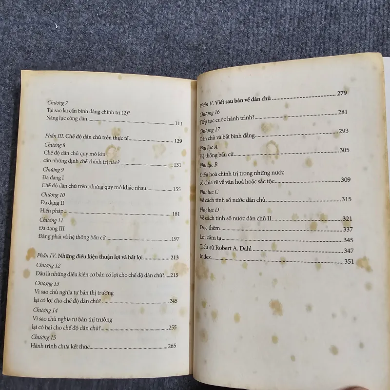 Bàn về dân chủ - nxb giấy vụn 977118