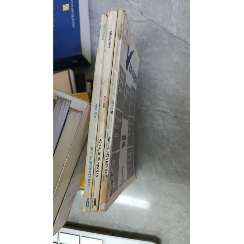 VĂN TUYỂN: MÙA GẶT - TÌNH HOA - MỘT NĂM 707615