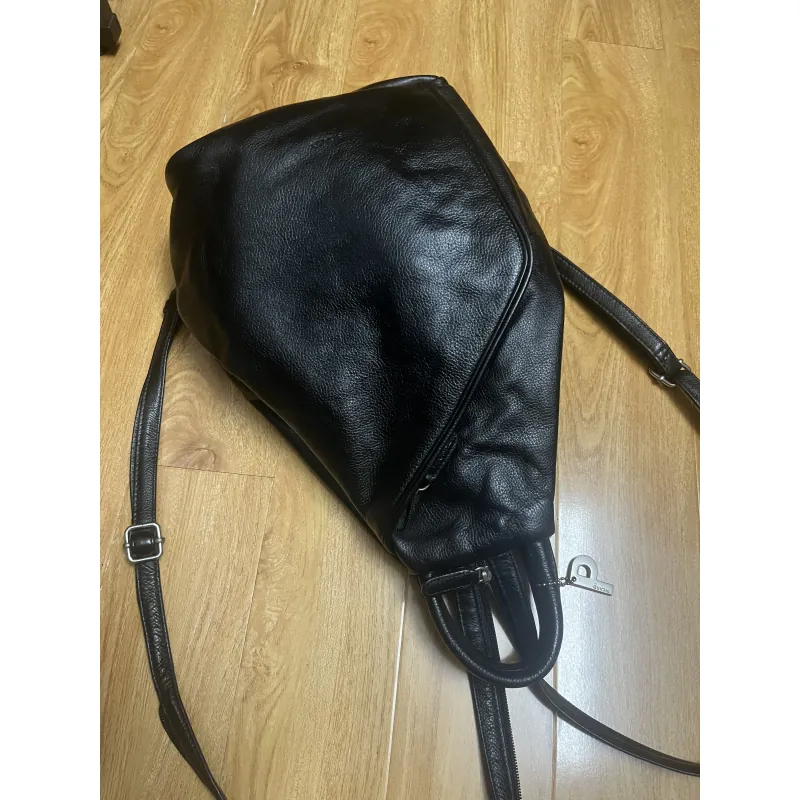 Balo nữ hiệu size 20*32*10 da thật 2hand 925589