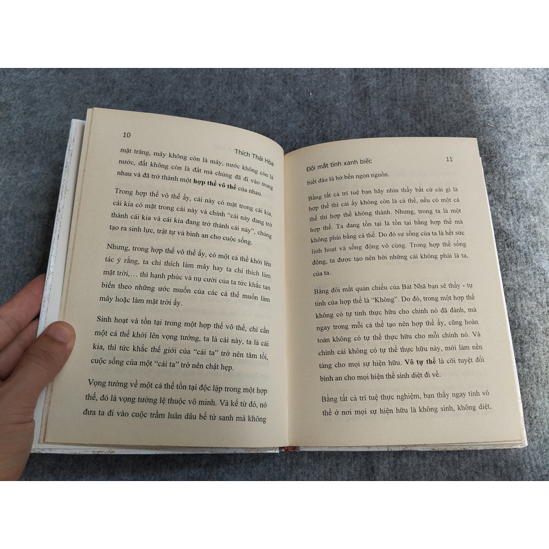 ĐÔI MẮT TÌNH XANH BIẾC 549201