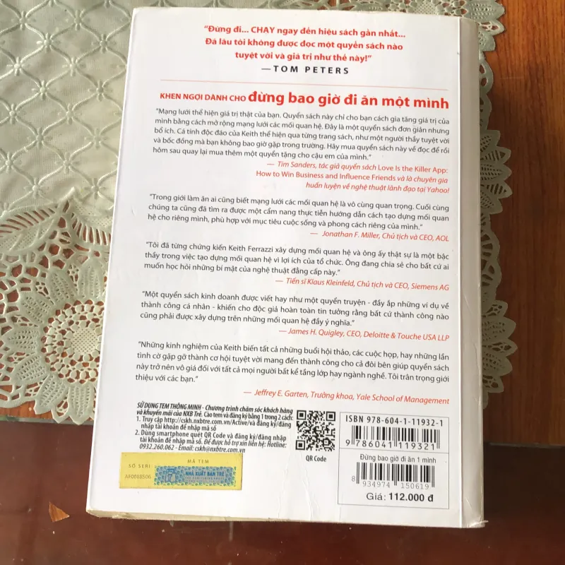 Đừng bao giờ đi ăn một mình 754797