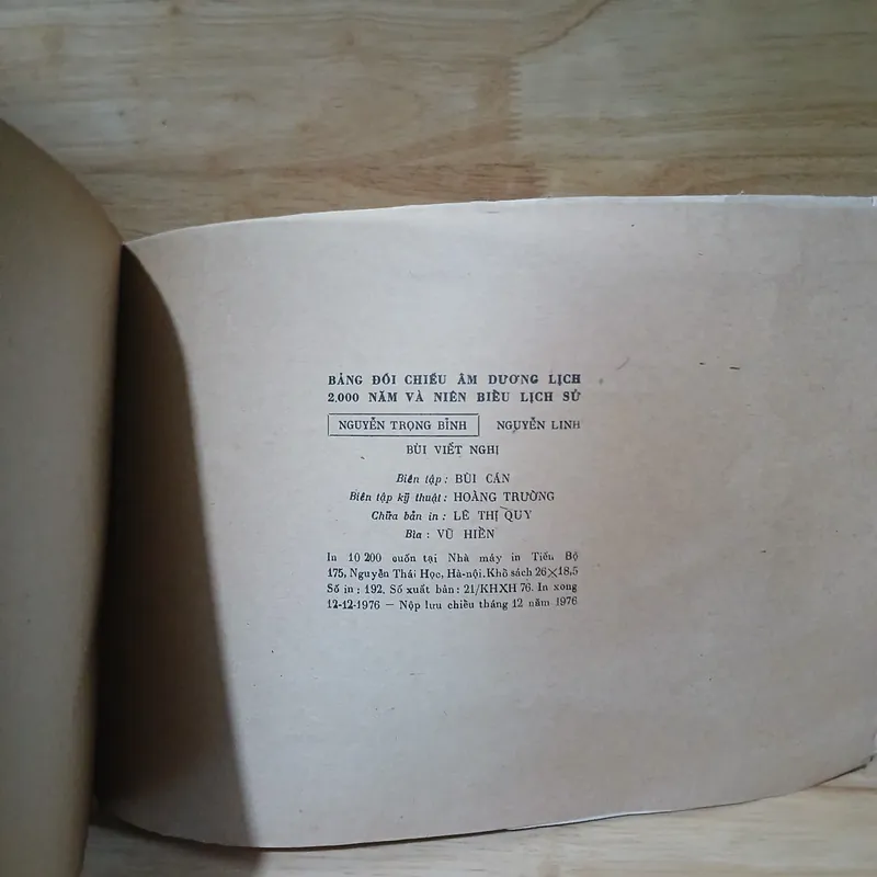 Bảng Đối Chiếu Âm Dương Lịch 2000 Năm Và Niên Biểu Lịch Sử (Xb 1976) 734079