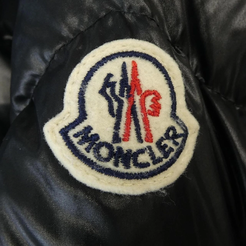 Áo khoác lông vũ MONCLER FULIG 630117