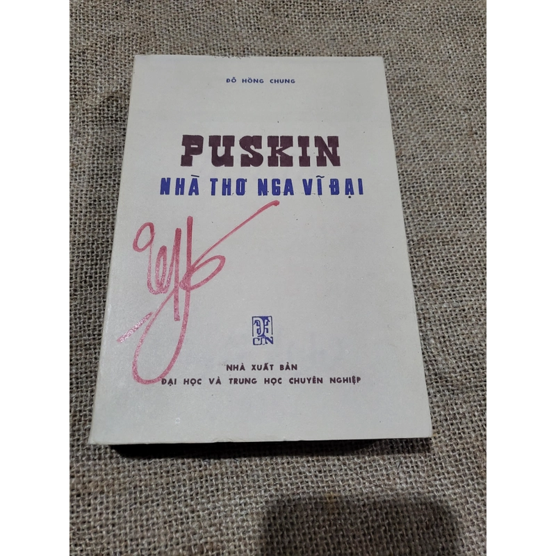 Puskin _ nhà thơ vĩ đại  _ Chuyên luận về Puskin  362444