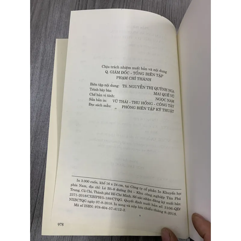 Bình luận khoa học bộ luật tố tụng hình sự năm 2015. Bìa cứng. 3a5 655270