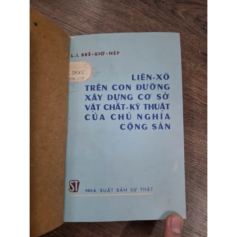 Liên-Xô trên con đường xây dựng cơ sở vật chất - kỹ thuật của chủ nghĩa cộng sản 714895