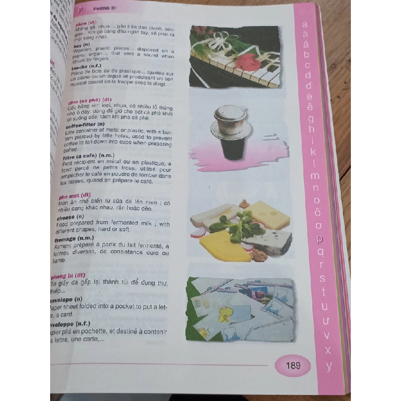 Từ điển tranh cho trẻ em (Việt-Anh-Pháp) - Lê Quang Long 549541