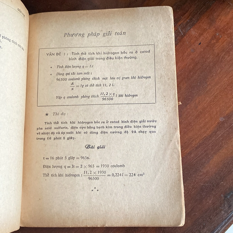 GIÁO KHOA VÀ PHƯƠNG PHÁP GIẢI TOÁN ĐIỆN HỌC LỚP 11 AB (1971) 477223