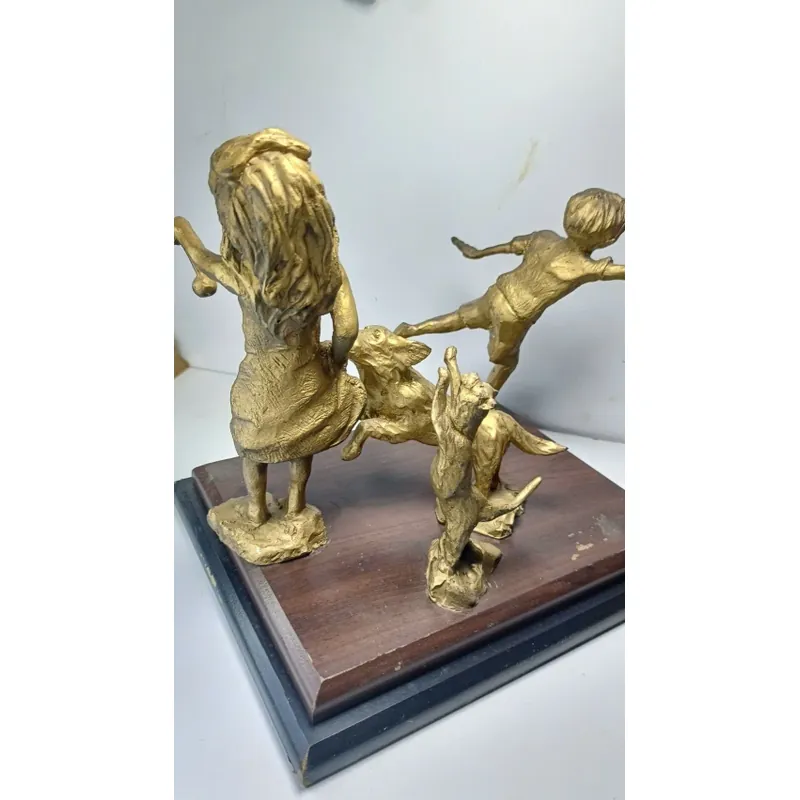 Tượng đồng thau những đứa trẻ và chú chó_Gốc châu Âu 697088