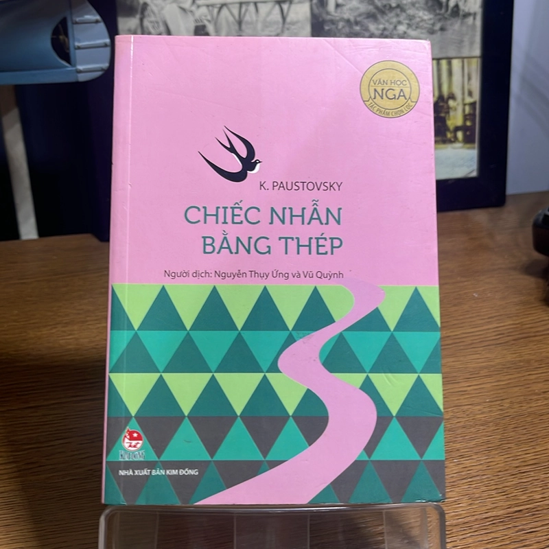 Chiếc nhẫn bằng thép K. Paustovsky 508281