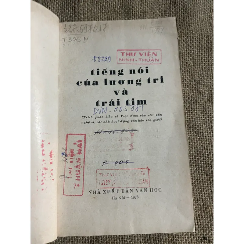 Tiếng nói của lương tri và trái tim - thơ thế giới về Việt Nam  600020