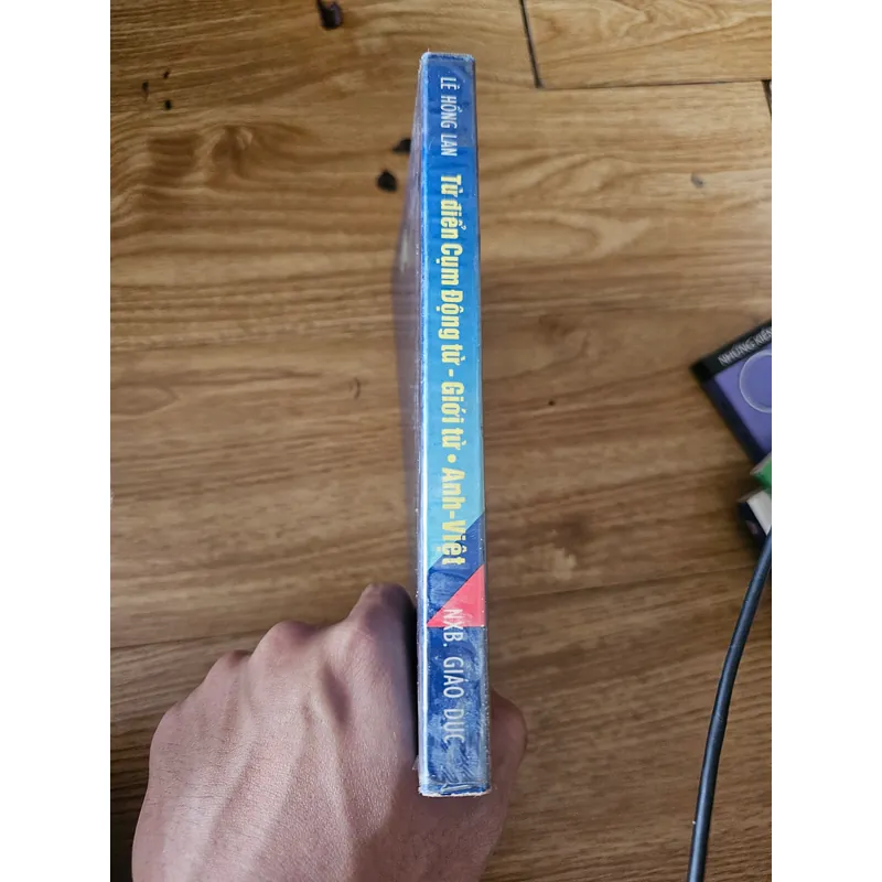 Từ điển cụm động từ - giới từ • Anh - Việt
 688767