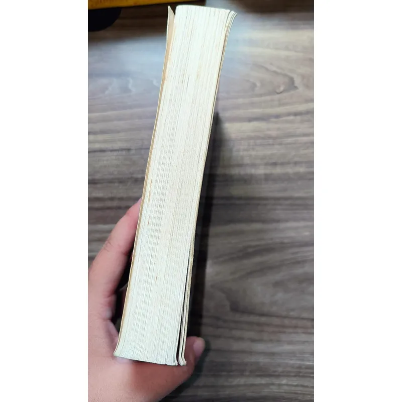 The contemporary christian (Applying God's word to today's world) (preloved book) 722880